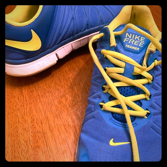 neon yellow trainers nike